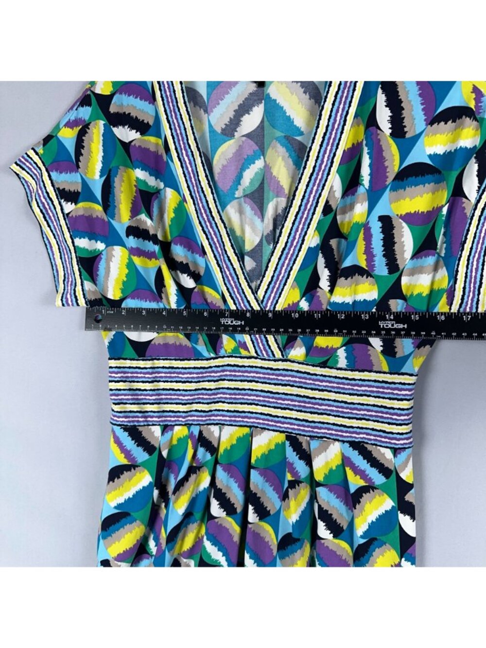 BCBGMAXAZRIA Dress Size Medium Multicolored Geometric Print Short Sleeve V-Neck - Picture 7 of 9